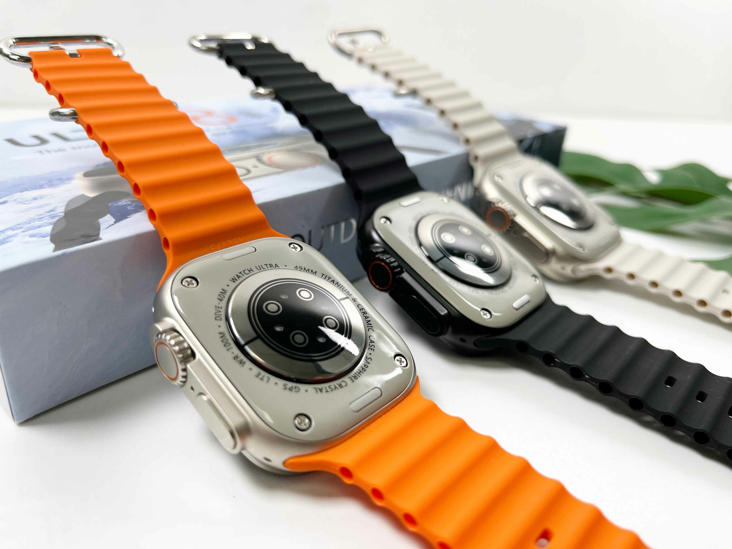 Montre connectee serie 8 ultra waterproof - bracelet Orange OU Noir  uniquement